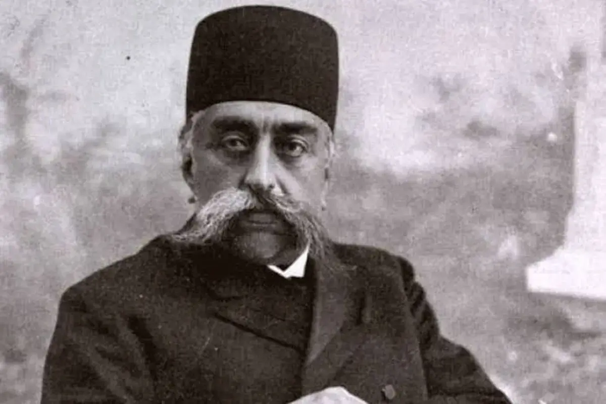 سفر در زمان؛ عکس یادگاری پزشکان ایرانی و خارجی معالج مظفرالدین شاه