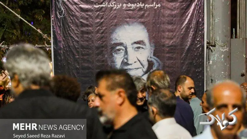 ازدحام جمعیت در مسجد مراسم ختم ایرج /خوانندهها و چهرههای سرشناسی که آمدند+ تصاویر - مجله اینترنتی کولاک