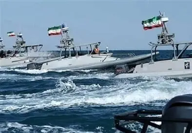 والاستریتژورنال: تهران عملاً مسیر کشتیها در هرمز را تعیین میکند