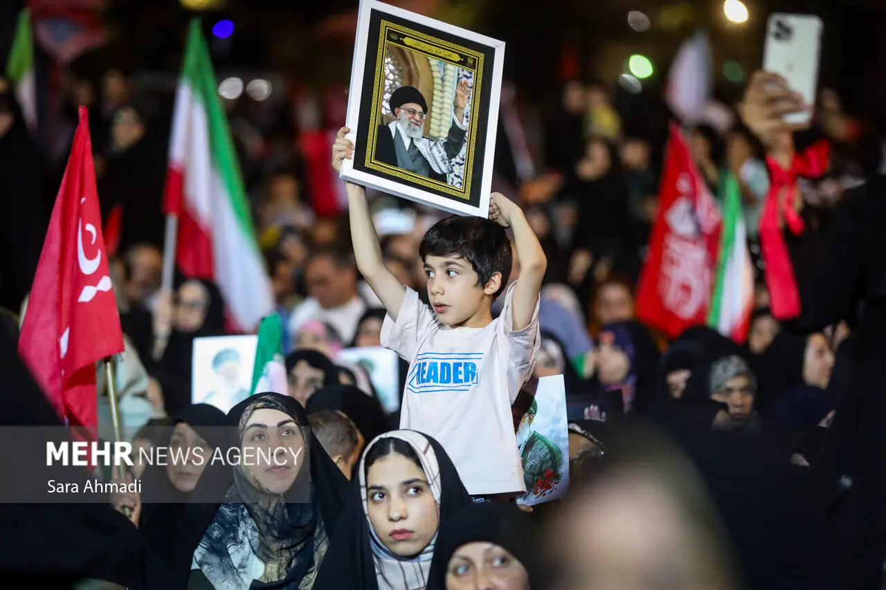 شجاعت رهبر شهید عامل ایستادگی نظام در برابر تهدیدها بود