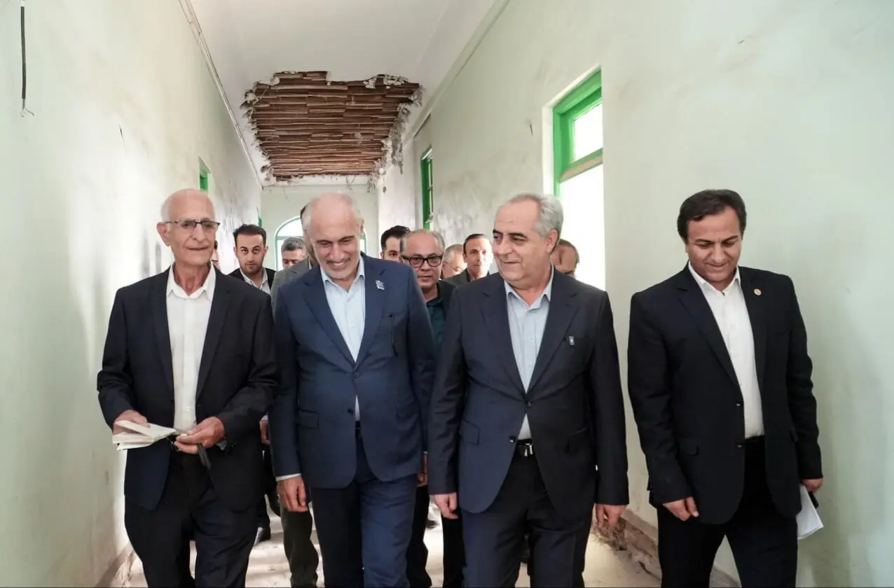 پورمحمدی: دبیرستان فردوسی تبریز احیا و به فناوریهای نوین مجهز میشود