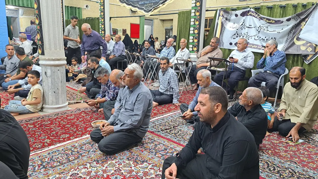 چهلمین روز تشییع و تدفین رهبر شهید در اردستان