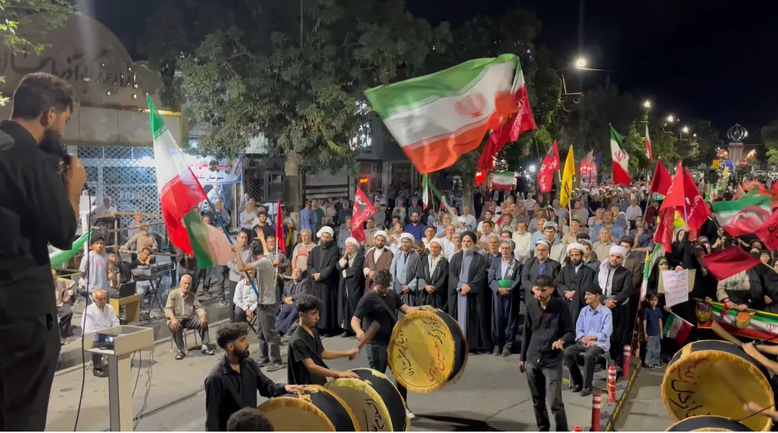  میدان داری مردم ولایی سلماس در شب اربعین رهبر شهید انقلاب