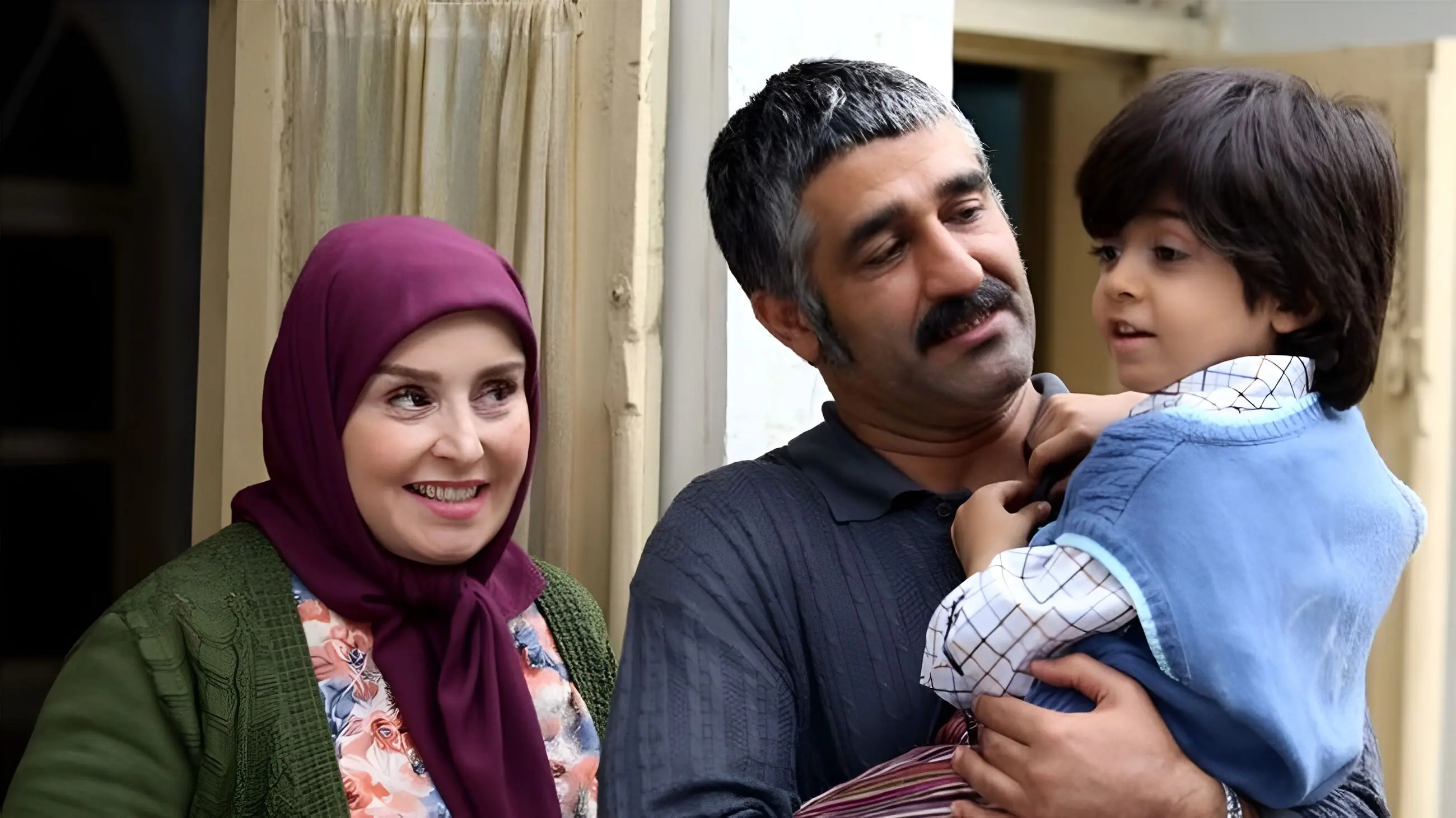 عکس/ تولد 54 سالگی ژاله صامتی در کنار دو دخترش / ماشالله چه قدر بزرگ شدند