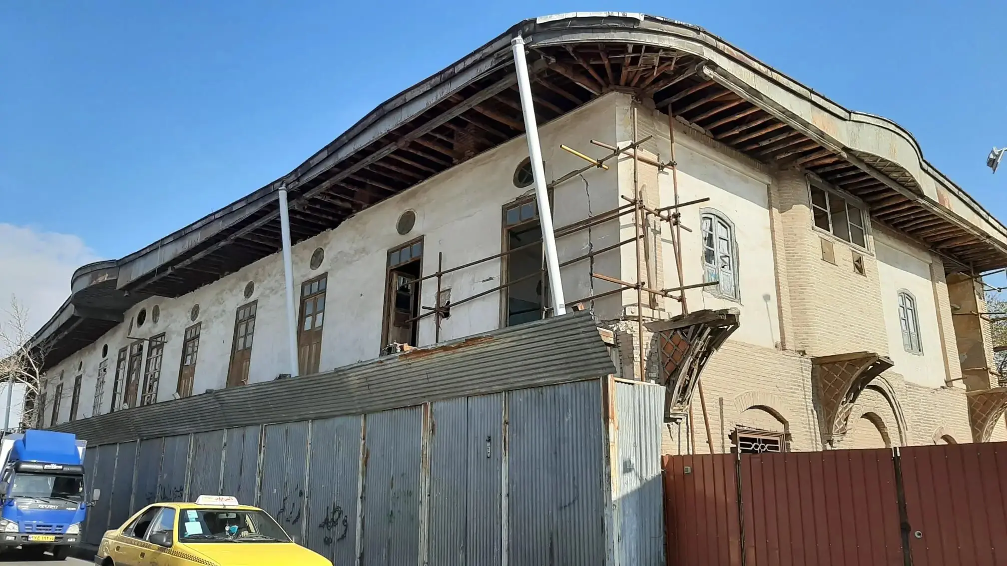 «گراند هتل» قزوین دوباره جان میگیرد؛ مرمت بنای تاریخی در جریان است