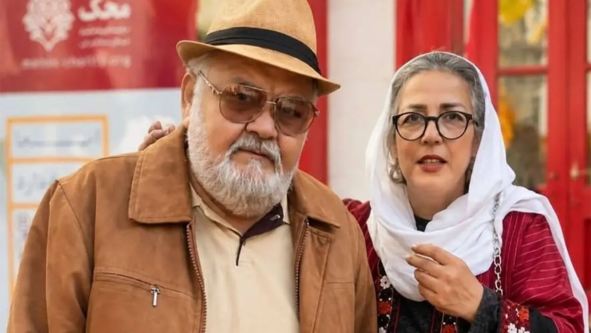فیلم / رونمایی از راز ازدواج اکبر عبدی و همسرش / توی راه مهدکودک گولش زدم