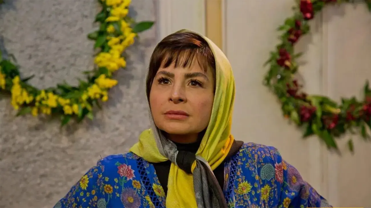 عکس ها / سیما تیرانداز درباره دکوراسیون عهد بوقی خانه اش: مبل هایم برای ۱۰سال پیش است تغییر دکوراسیون گران درمیاد/ عتیقه میخرم تا چند سال بعد ضرر مالی نکنم