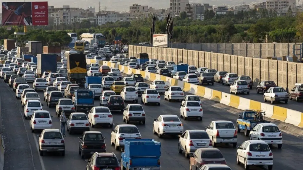 پلیس راه البرز از سنگینی ترافیک در محورهای قزوین-کرج و کرج-تهران خبر داد