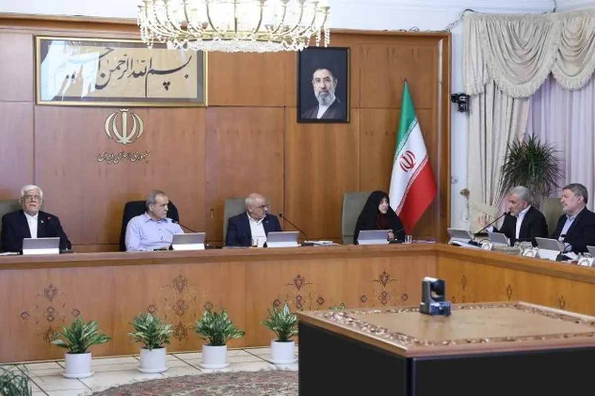 پزشکیان در جلسه هیئت دولت: با تمام توان از نیروهای مسلح پشتیبانی میکنیم
