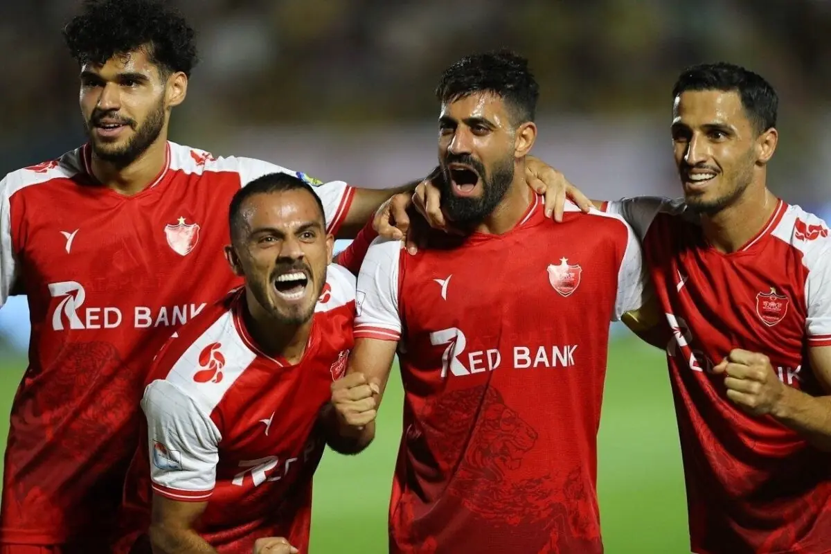 ویدئو | ورود اتوبوسهای پرسپولیس و استقلال خوزستان به ورزشگاه شهدای شهر قدس