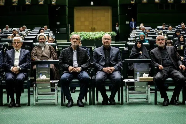 کیهان از پزشکیان و قالیباف شاکی شد! / چرا کاغذپاره تفاهمنامه ایران و آمریکا را سند افتخار می‌خوانید