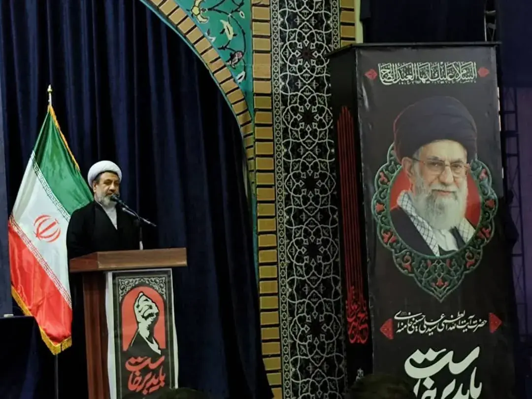 وحدت حول محور ولایت مهمترین عامل عبور از توطئههای دشمنان است