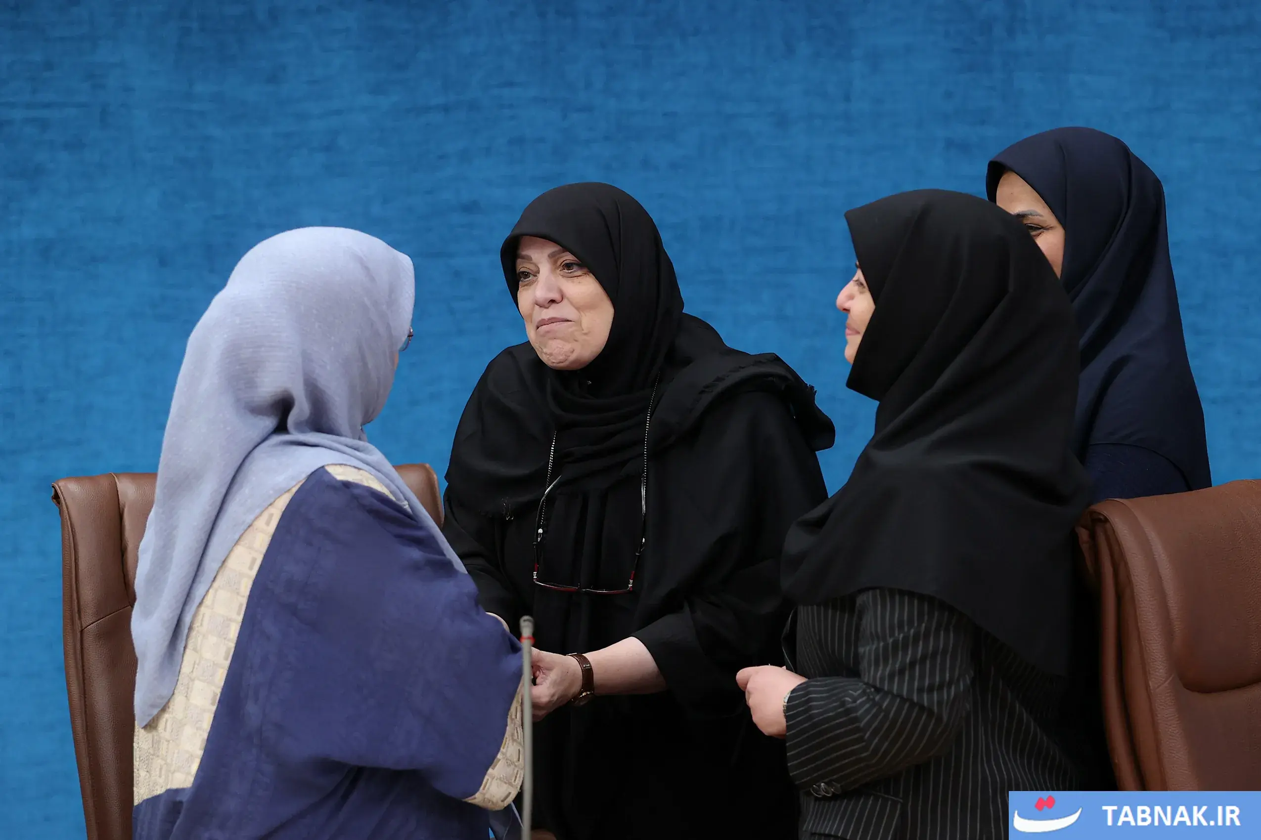  عکس: نشست رئیس‌جمهور با زنان فعال و صاحب نظر در عرصه های مختلف