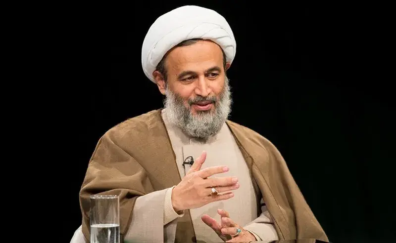 پناهیان: تقوا یعنی مراقب باش که دشمن وجود دارد