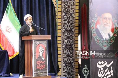 امام جمعه کرمان: همه گروهها و جناحها پشت سر ولایت فقیه بایستند - تسنیم