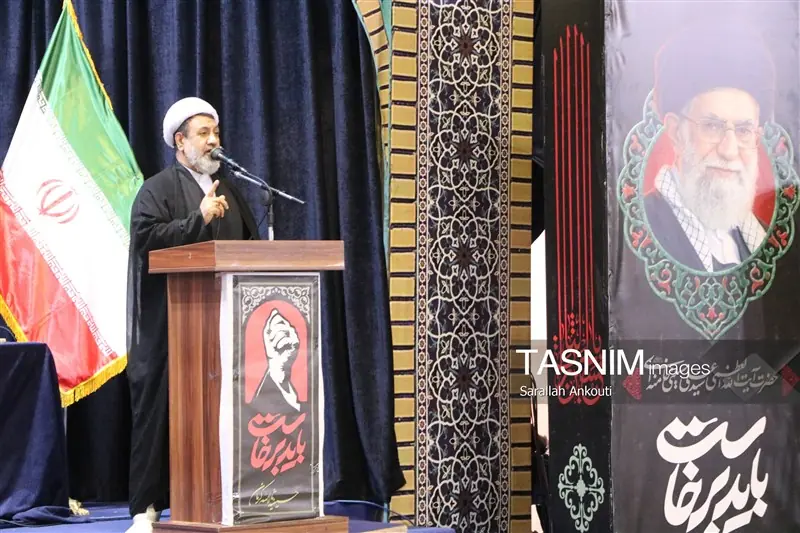 امام جمعه کرمان: همه گروهها و جناحها پشت سر ولایت فقیه بایستند - تسنیم
