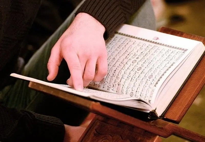 تجلیل از خانواده شهید حبیب رعیتپور در مسابقات قرآن قرارگاه کربلا - تسنیم