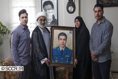 دیدار خسروپناه با خانواده شهدای پرواز اردیبهشت - تسنیم