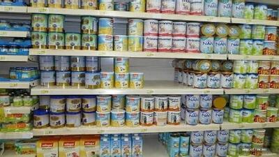 توزیع بیش از یک میلیون و ۳۲۶ هزار قوطی شیرخشک در سطح داروخانه های آذربایجان غربی