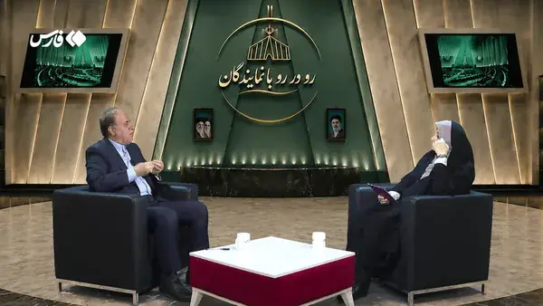 حاجیبابایی: وقتی قیمت نفت بالا میرود یعنی ما برندهایم، وقتی پایین میآید، یعنی آمریکا موفق شده است