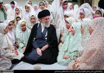 خاطره احساسی دختر بچه معروف عکس جشن فرشته های بیت رهبری از رهبر شهید در برنامه محفل ستاره ها | آخرین خبر