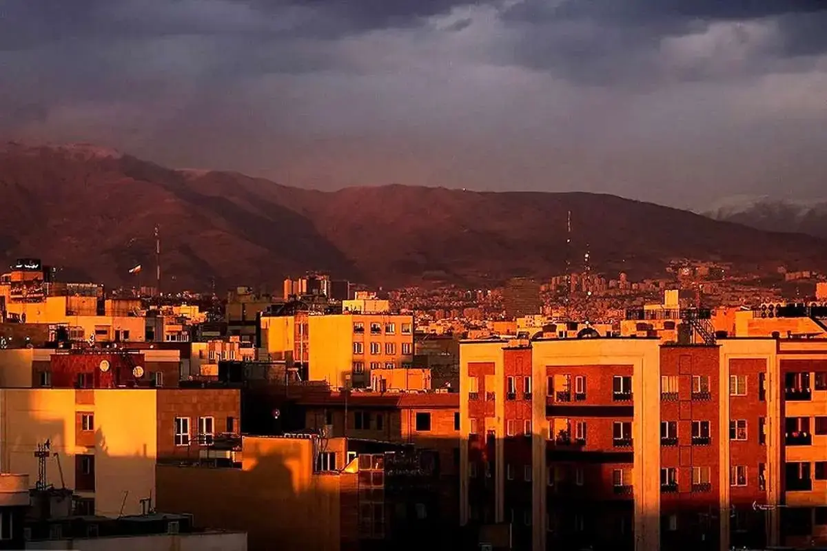 شوک به خانهاولیها؛ یک میلیارد تومان وام در تهران فقط سهم چند متر خانه است؟ / وام جدید مسکن رسید؛ چرا افزایش سقف تسهیلات هنوز فاصله با قیمت خانه را جبران نمیکند؟ / سقف وام خرید مسکن بالا رفت؛ یک میلیارد تومان در تهران چند متر خانه میشود؟
