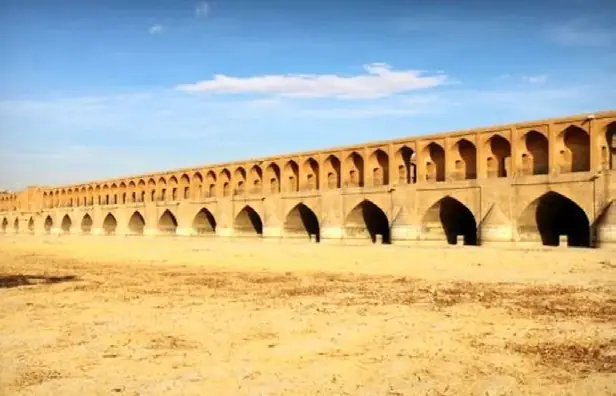 ذخیره سد زاینده رود نسبت به میانگین بلند مدت ۵۶ درصد کمتر است