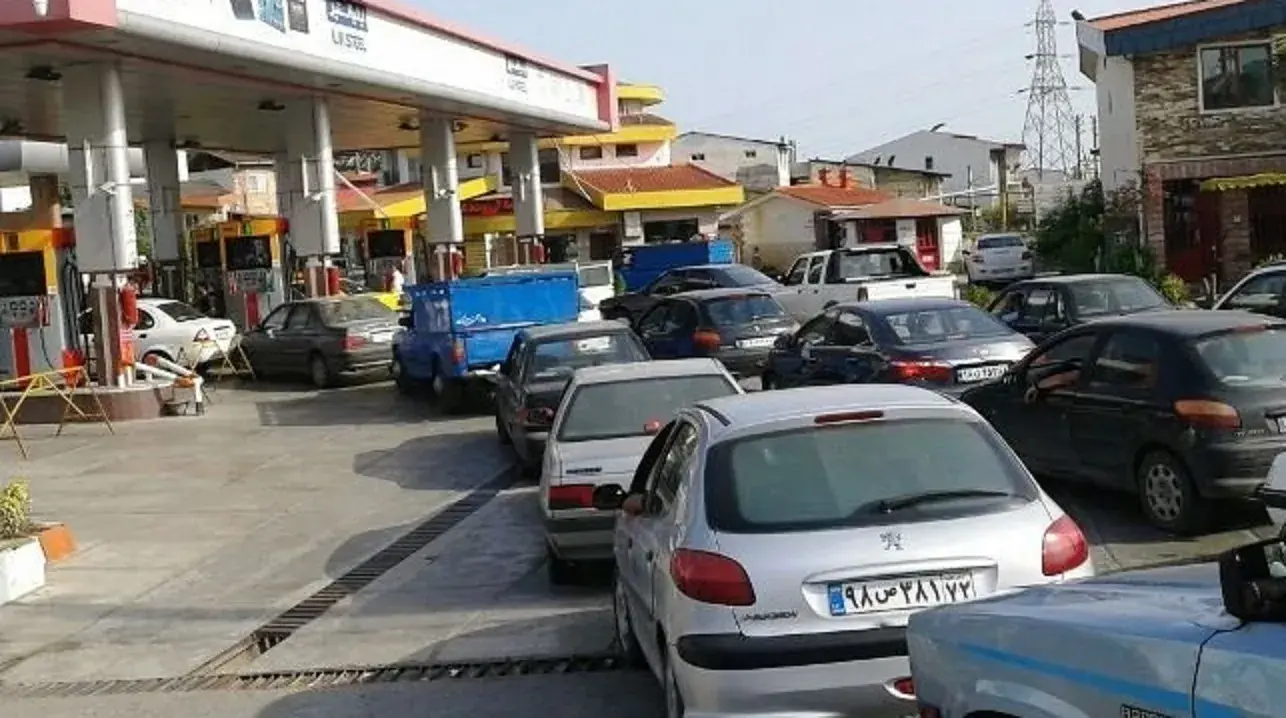 توصیف سازمان بهینهسازی انرژی از وضعیت بحرانی بنزین در کشور: ذخایر کاهش یافته، واردات نیست، ماههای آینده دوره اوج مصرف است، افزایش تولید موجب کاهش کیفیت می شود