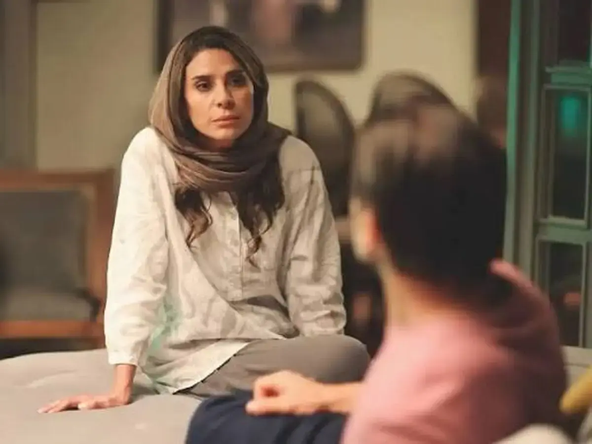لحظات عاشقانه سحر دولتشاهی و امین حیایی در فیلم استخر