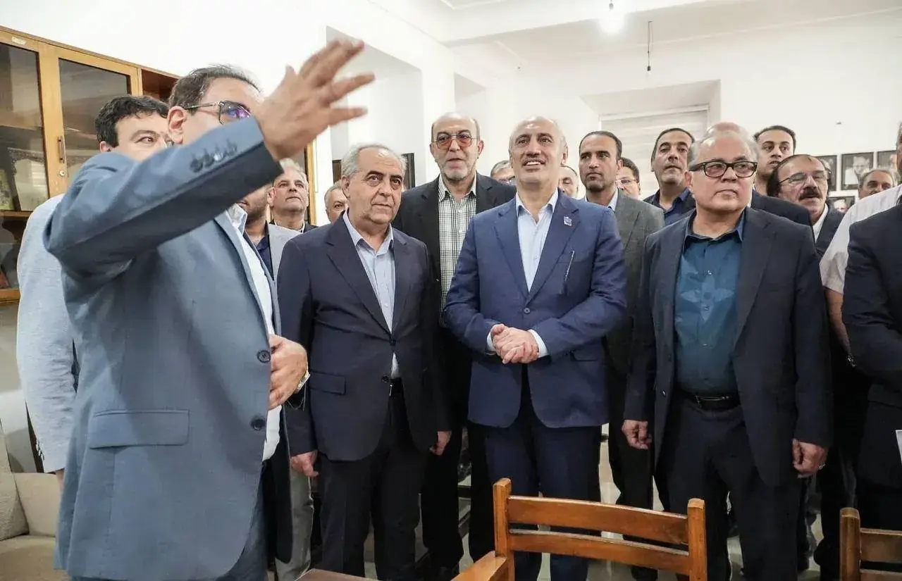 دستور معاون رئیس جمهور و رییس سازمان برنامه و بودجه برای احیای بافت تاریخی دبیرستان فردوسی