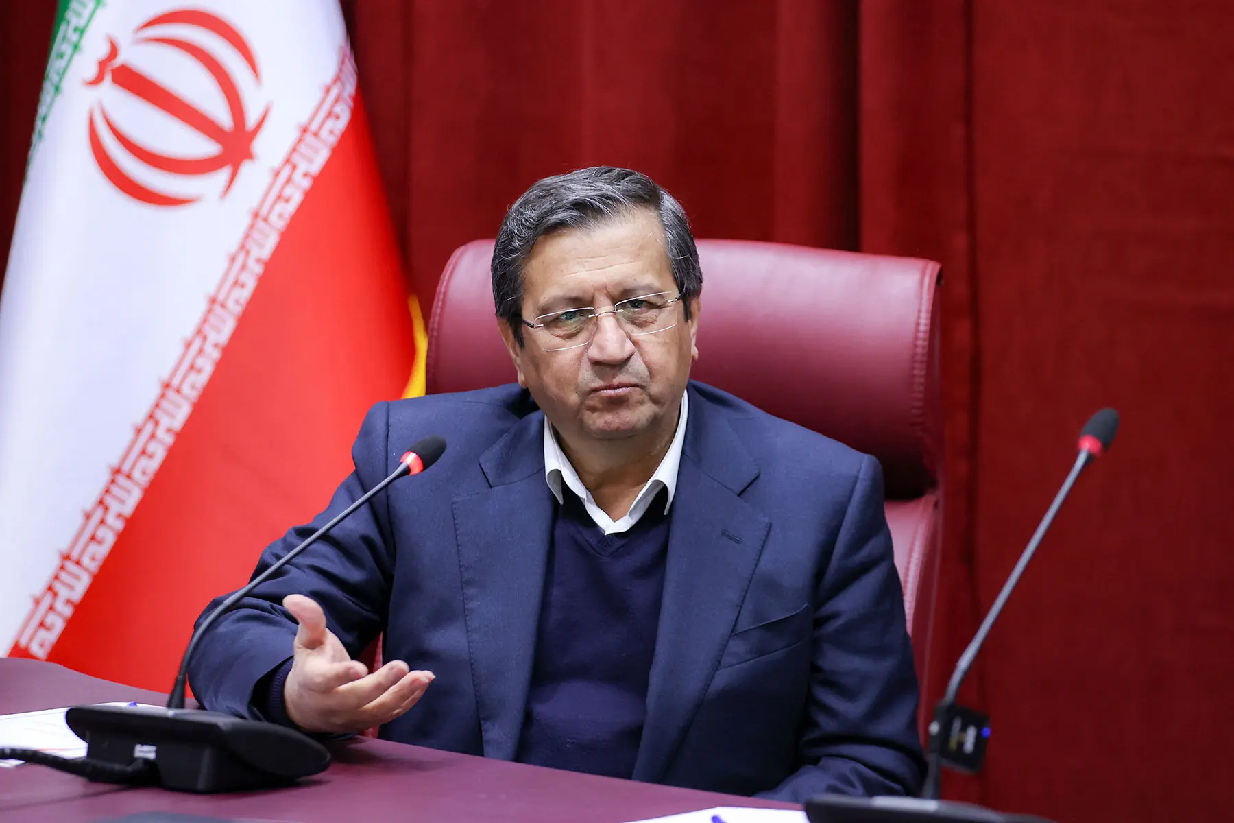 نامه همتی به رهبر درباره تأمین دارو و کالاهای اساسی