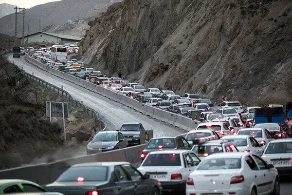 آخرین وضعیت تردد در جادههای کشور/ ترافیک سنگین در جاده چالوس و هراز