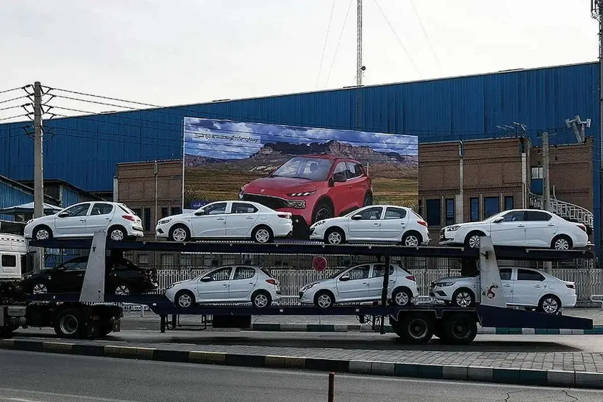 سیل خودروهای خارجی در راه ایران؛ قیمت خودرو سقوط میکند؟