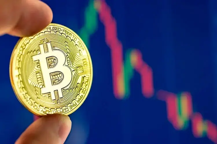 جهش تاریخی در بازار کریپتو؛ بیتکوین ۶ درصد بالا رفت، فروشندگان غافلگیر شدند