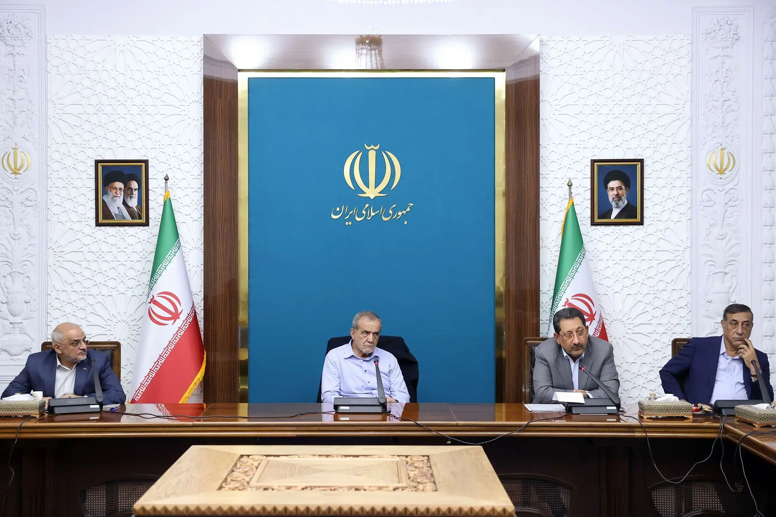 دستور پزشکیان برای تأمین برق صنایع