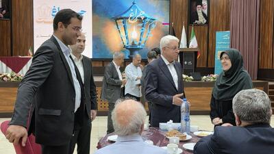 تجلیل از روزنامهنگاران برگزیده در چهارمین دوره جایزه «چراغ حقیقت» با حمایت کرمان موتور