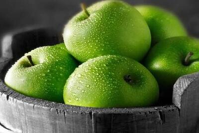 قبل از خواب سیب بخوریم یا خیر؟