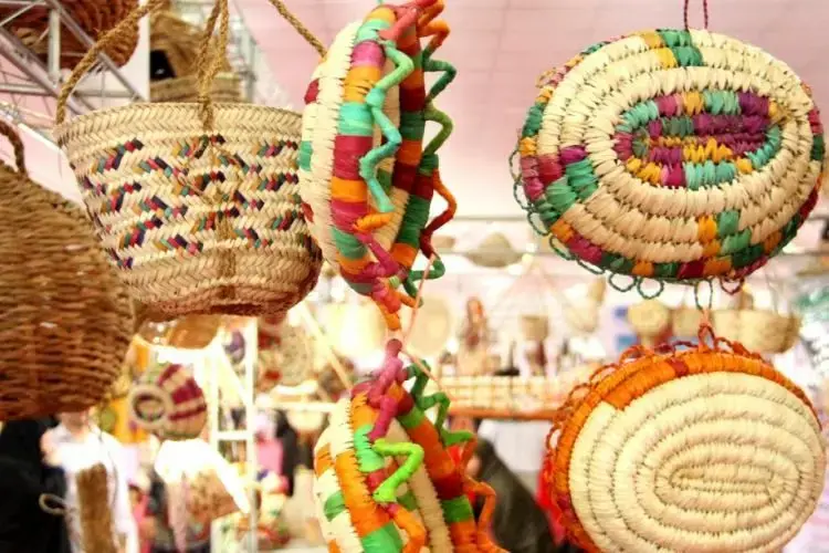 برپایی بازارچه صنایعدستی در بندرعباس