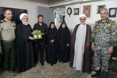 دیدار رئیس سازمان عقیدتی سیاسی ارتش با خانواده شهدای پدافند هوایی ارتش