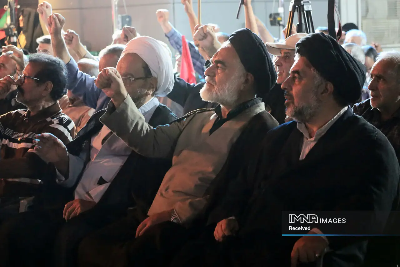  بزرگداشت چهلمین روز تدفین رهبر شهید انقلاب در یکصد و هفتاد و دومین شب اجتماع مردم خوراسگان