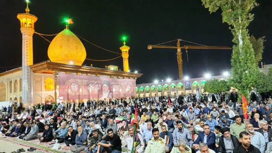  مراسم چهلمین شب تدفین رهبر شهید در حرم شاهچراغ(ع) برگزار شد