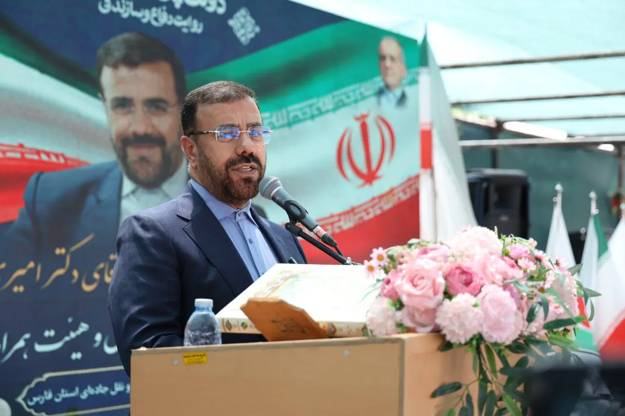 استاندار فارس: ارتقای ایمنی جادهها وظیفهای اسلامی و انسانی برای حفظ جان مردم است