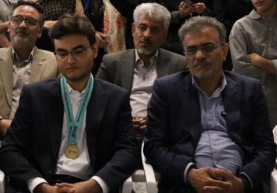 دانشآموز نخبه فارسی مشاور مدیرکل آموزش و پرورش فارس در هوش مصنوعی شد
