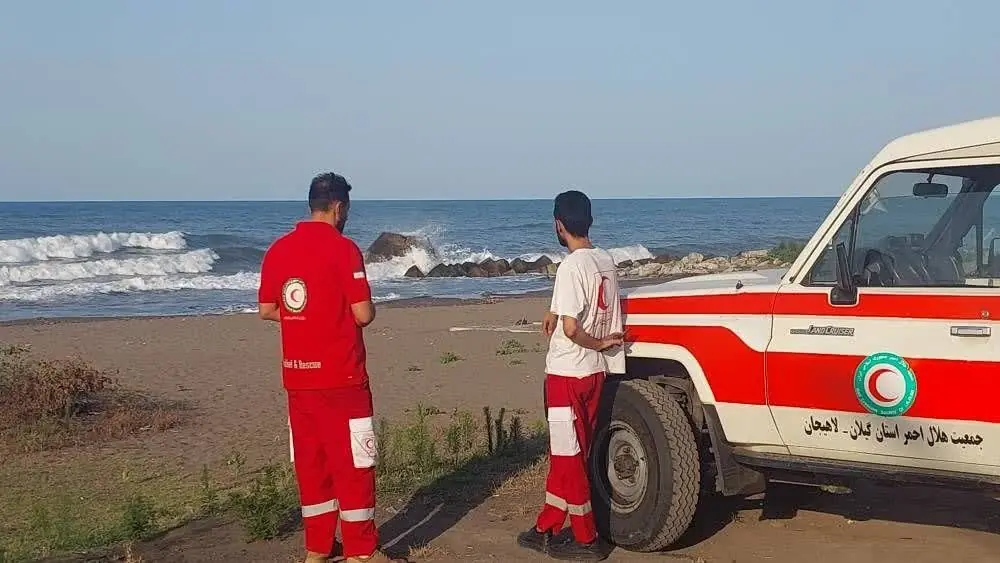 پیشگیری از حوادث دریا در گیلان با ارائه بیش از ۲۶ هزار مورد آموزش و هشدار به گردشگران