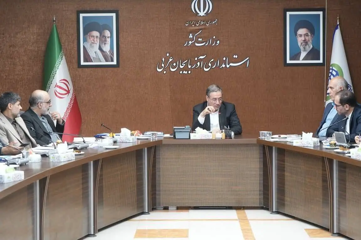 استاندار: آذربایجانغربی در قالب کتاب، بروشور و مستندهای مکتوب به شکلی شایسته معرفی شود