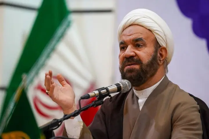 تولیت حرم شاهچراغ(ع): دشمن در جنگ فرهنگی بهدنبال تغییر محاسبات فکری جامعه است