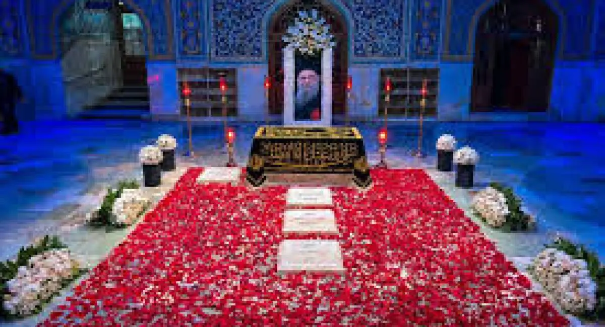 حضور پدر زهرای ۱۴ ماهه در رواق دارالذکر | جهان نیوز