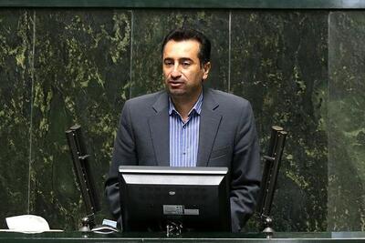 انتقاد دبیر کمیسیون اجتماعی مجلس از پلیس به خاطر تعلل در صدور گواهینامه موتورسیکلت زنان: باید تصمیمات عقلانی و غیرجناحی برای بهبود زندگی مردم بگیریم/ زنان سالهاست در شهرهای مختلف از موتورسیکلت استفاده میکنند/صدور گواهینامه زنان یک مطالبه عمومی است