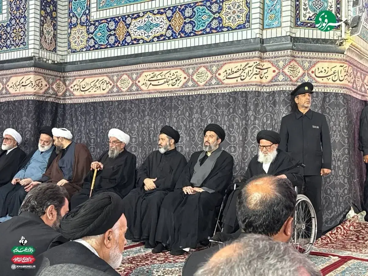 حضور فرزندان رهبر شهید انقلاب در مراسم بزرگداشت چهلم ایشان