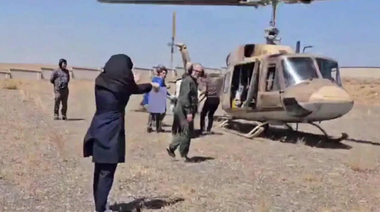  ببینید | انتقال هوایی مصدومان حادثه واژگونی ون در محور تسوج - سلماس به تبریز